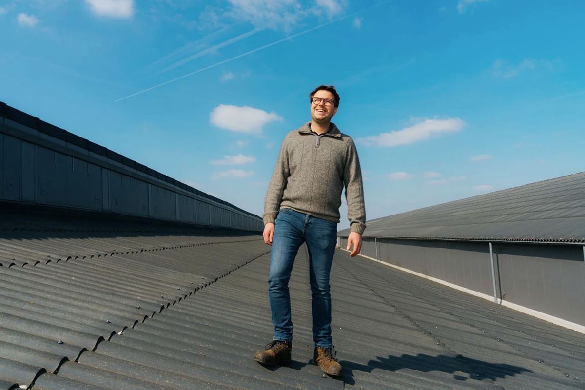Yes, in my backyard: 531 zonnepanelen op het dak van Sabgro